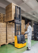 西林叉車 全電動堆垛車的應用